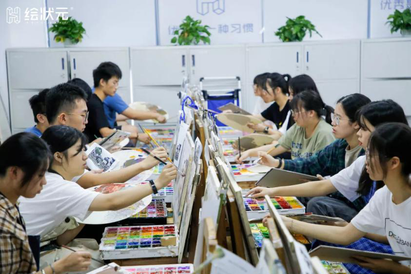 杭州美术培训班，美术生在画室集训一共要花多少钱？